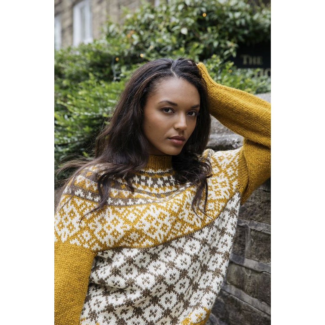 Novita Hillshadow Rundpassenpullover – Einzelanleitung auf Deutsch