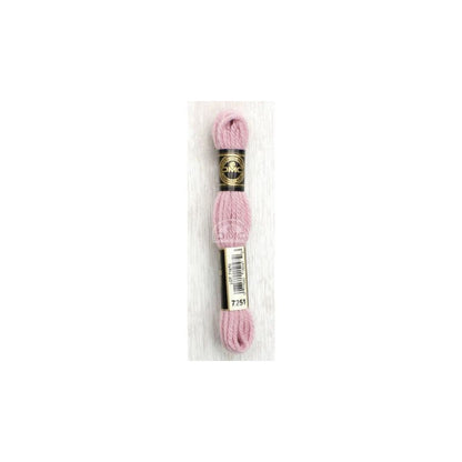 DMC Laine Colbert – 7251 Lychee-Lila