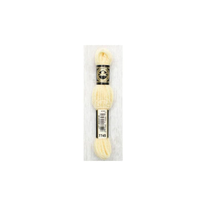 DMC Laine Colbert – 7745 Blond