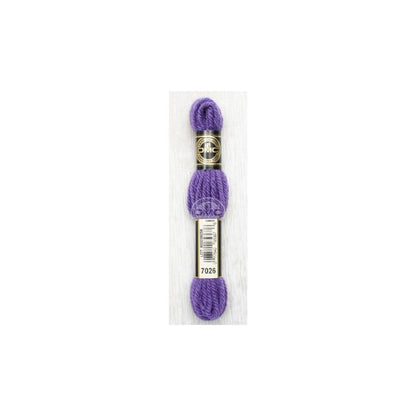 DMC Laine Colbert – 7026 Violett-Blau