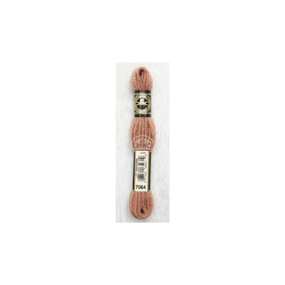 DMC Laine Colbert – 7064 Braun