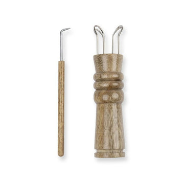 Pro Lana Strickpüppchen aus Mangoholz – Leo