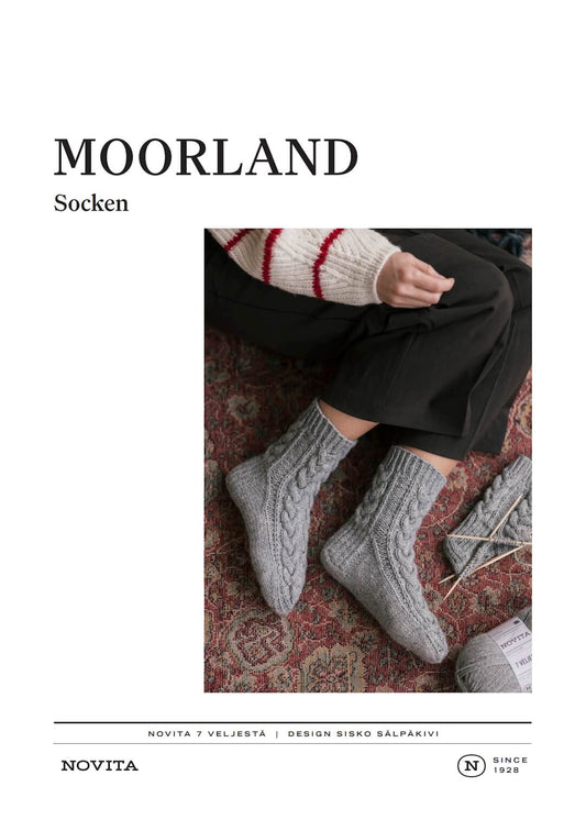 Novita MOORLAND – Strickanleitung für Zopfmuster-Socken