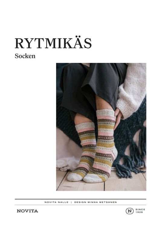 Novita RYTMIKÄS – Strickanleitung für farbenfrohe Mustersocken